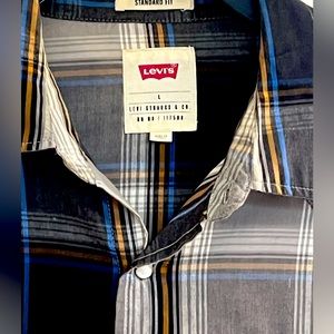 LEVI’s Western Snap front plaid shirt. Excellent condition.